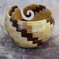 Ray-Davis_Yarn-Bowl_walnut-maple-yellow-heart